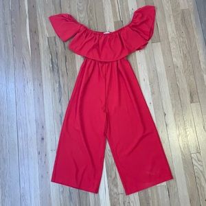 Off shoulder cropped legged jumpsuit